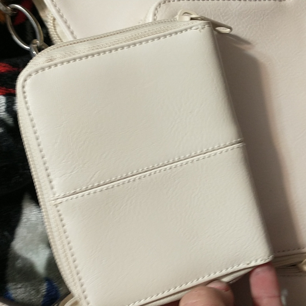 NWOT - Small White Vinyl Bag w/wallet - Picture 4 of 12